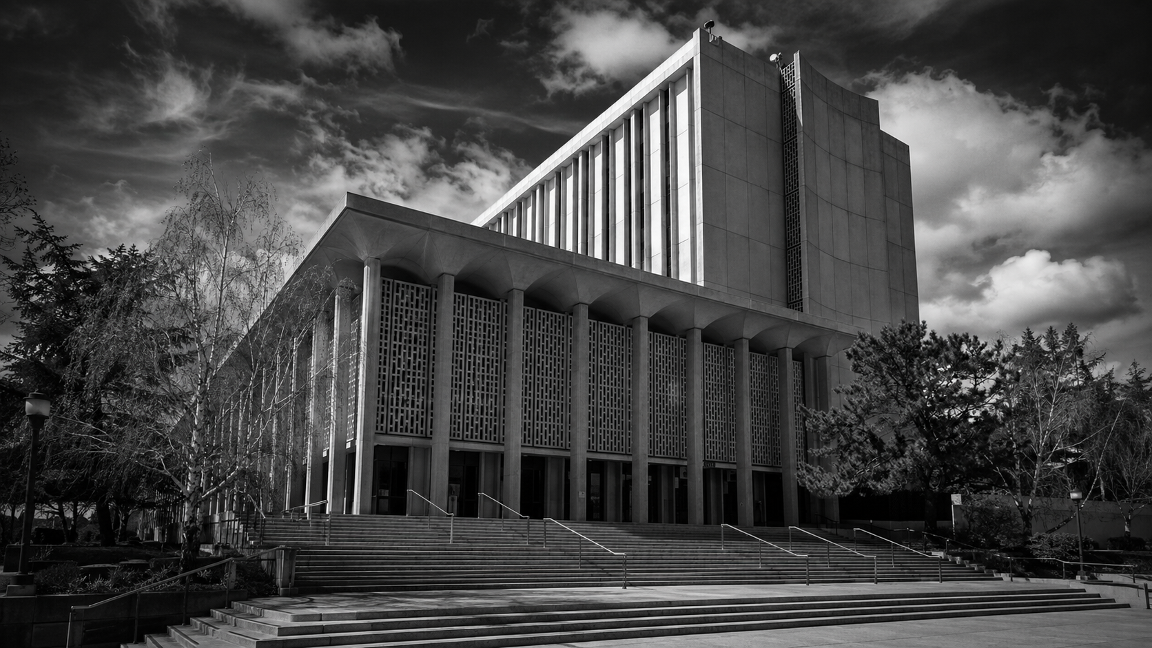 Courthouse steps